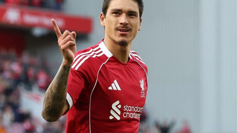 9 tiền đạo đắt giá nhất thế giới tính đến 2025